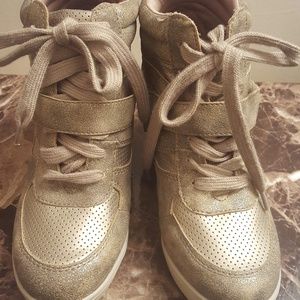 Xhilaratiin High Top Wedge Tennis Shoes size 6.5